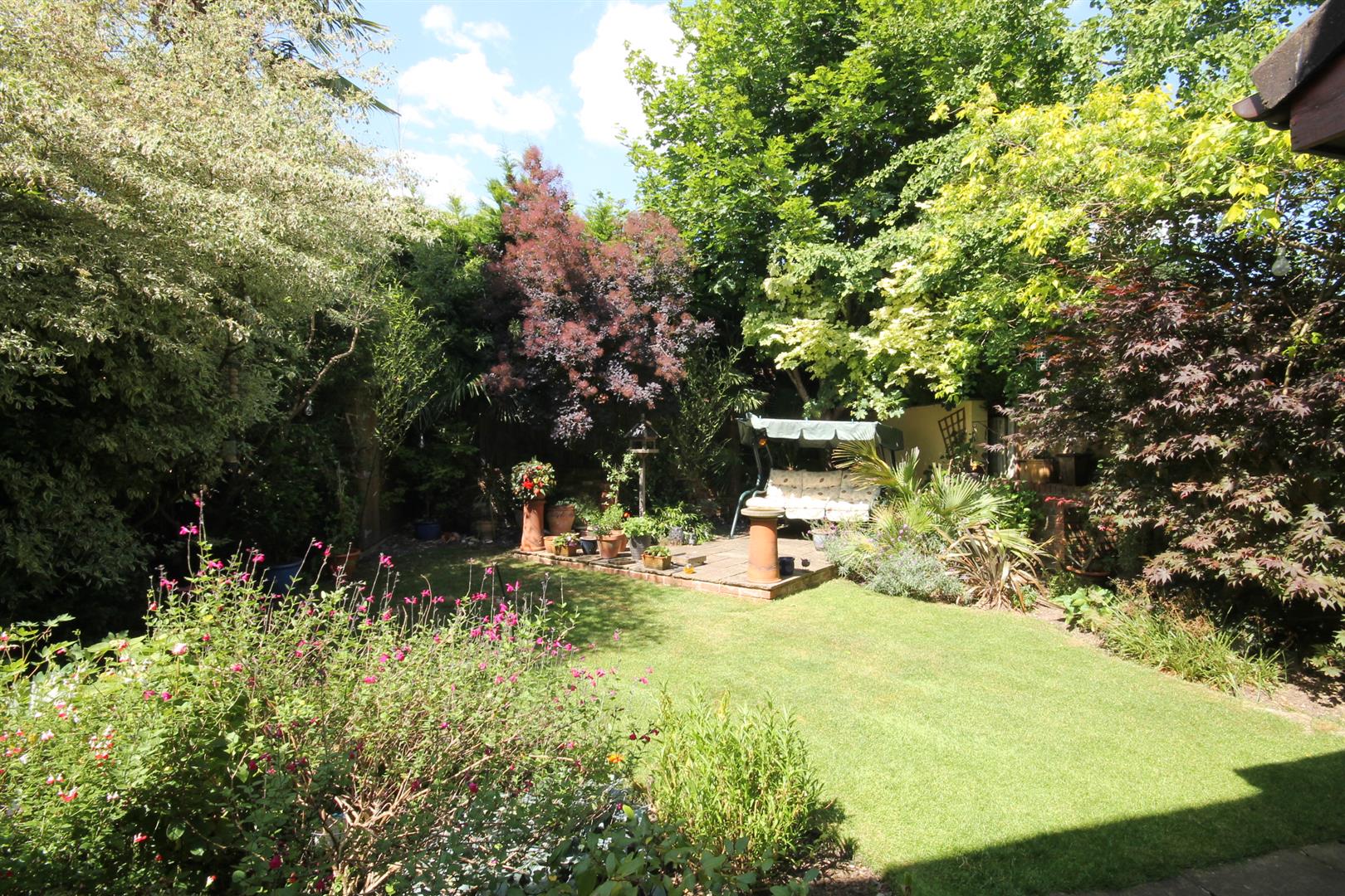 LANDSCAPED GARDEN